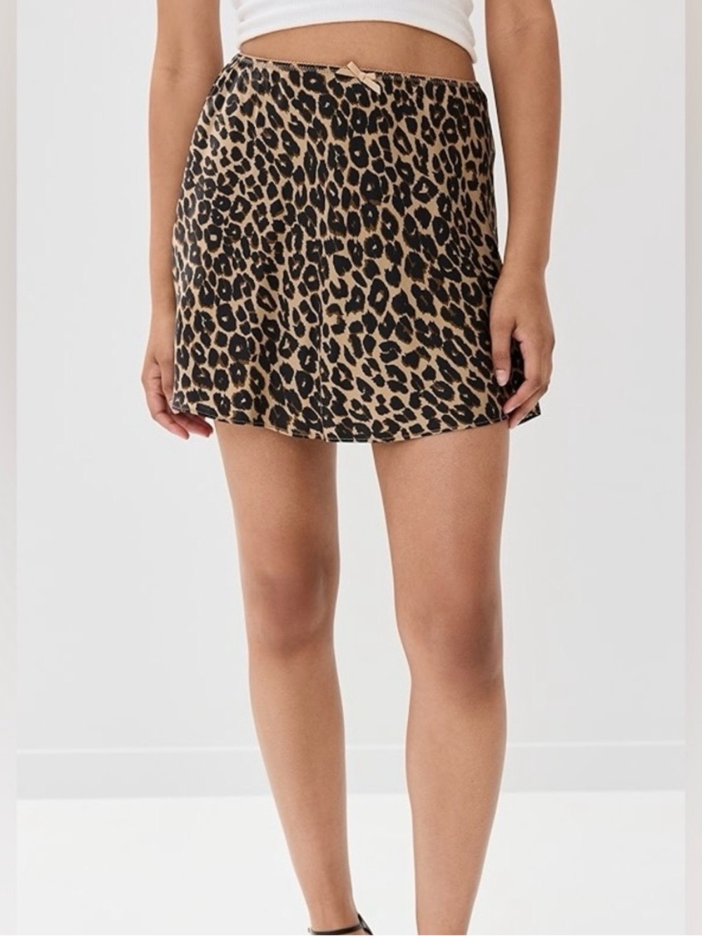 Reformation Edda 100% Silk Leopard Mini Skirt M Bow A-line Pull On Animal Print - Picture 4 of 10
